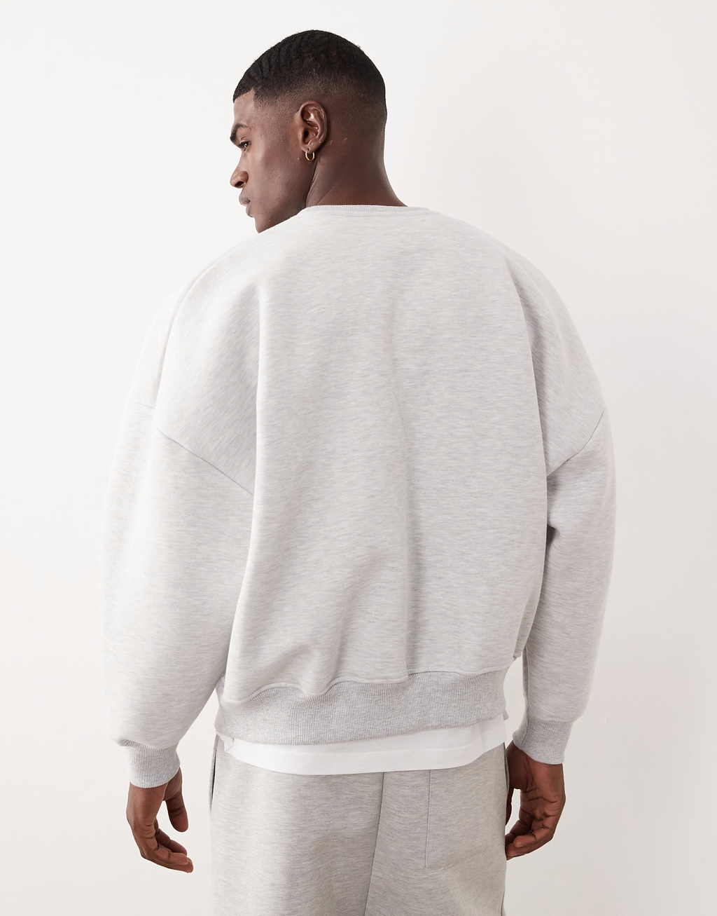 LIGHT GREY CREWNECK